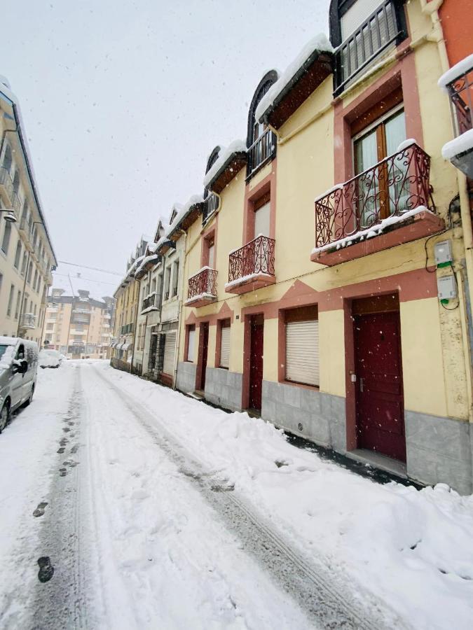 Le Navarre, Charmant T2 Familial Bien Equipe En Rdc , En Centre-Ville Cauterets Exterior foto